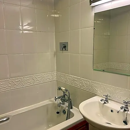 The Fat Lamb Country And Nature Reserve Inn 4*